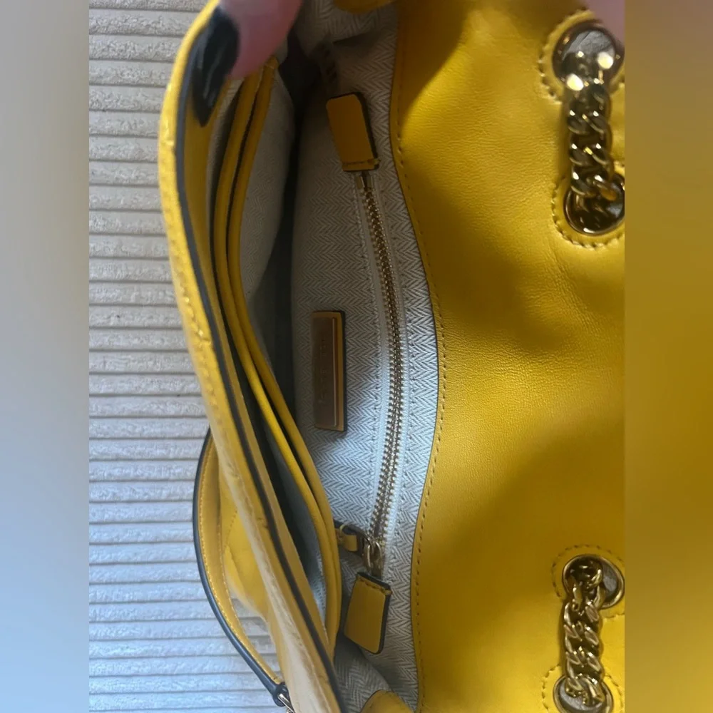 Tory Burch Kira Chevron Convertible Shoulder Bag - Picture 3 of 4